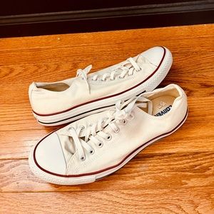 Off-white Converse Chuck Taylors (Like new)